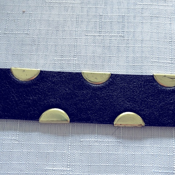 BLACK BELT WITH METALLIC GOLD STUDS - Picture 13 of 15